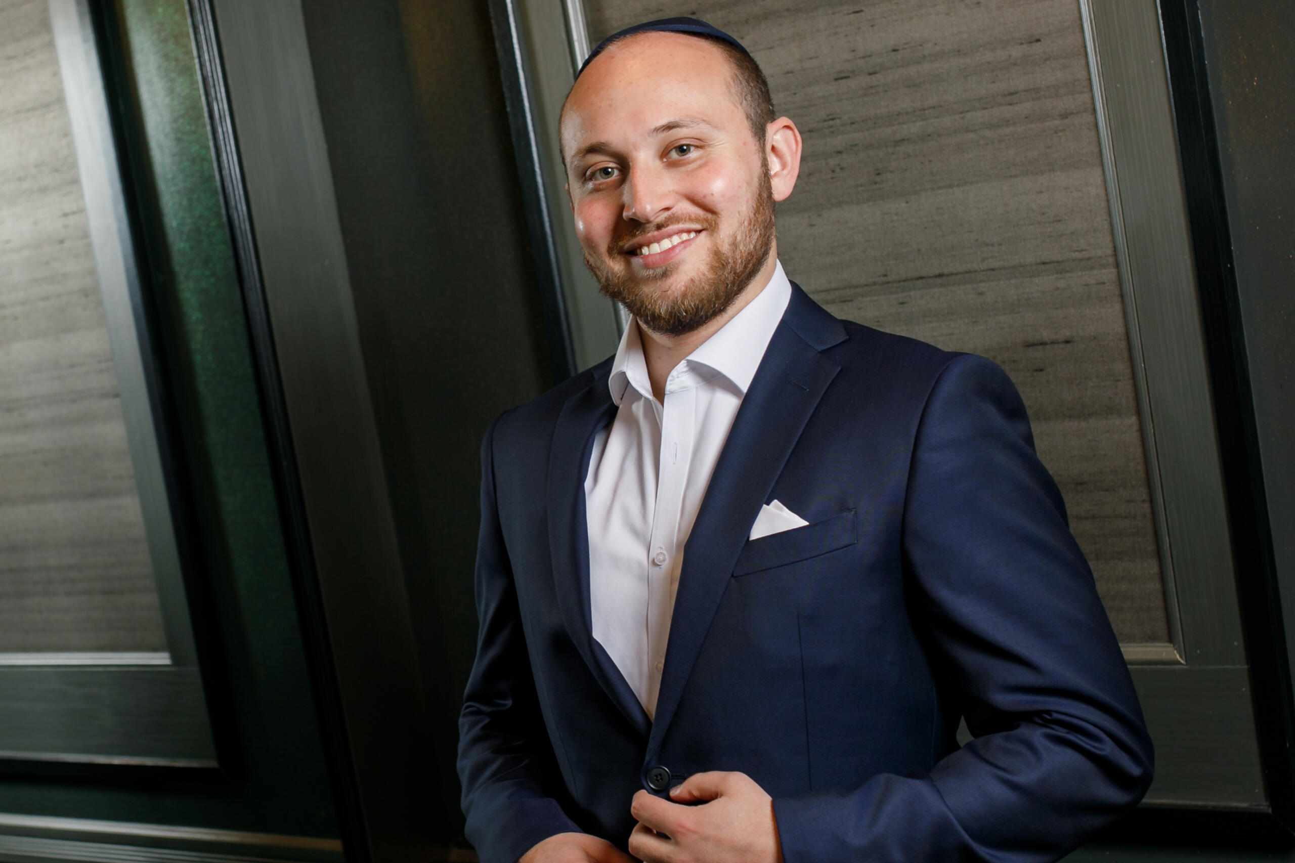 Professional Headshot of Alex Scharg